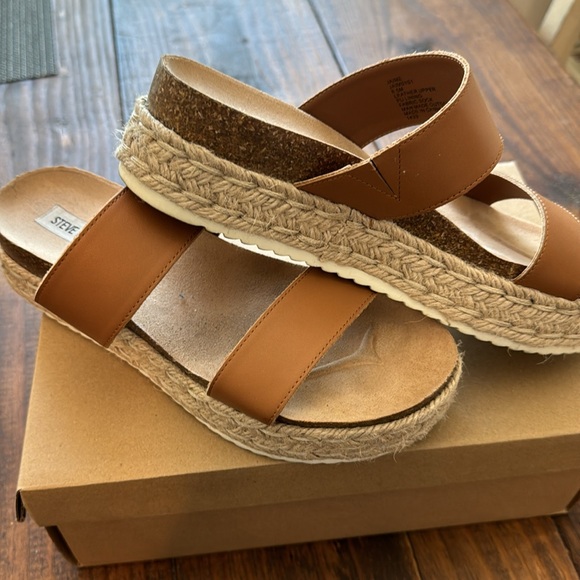 STEVE MADDEN Jamie sandal side 8.5. EUC - Picture 4 of 6